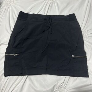 Athleta Black cargo mini skirt with zipper details size 10 - large